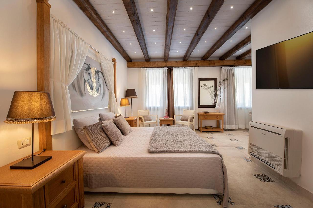 Villa Cavalieri Country Hotel Pula Esterno foto