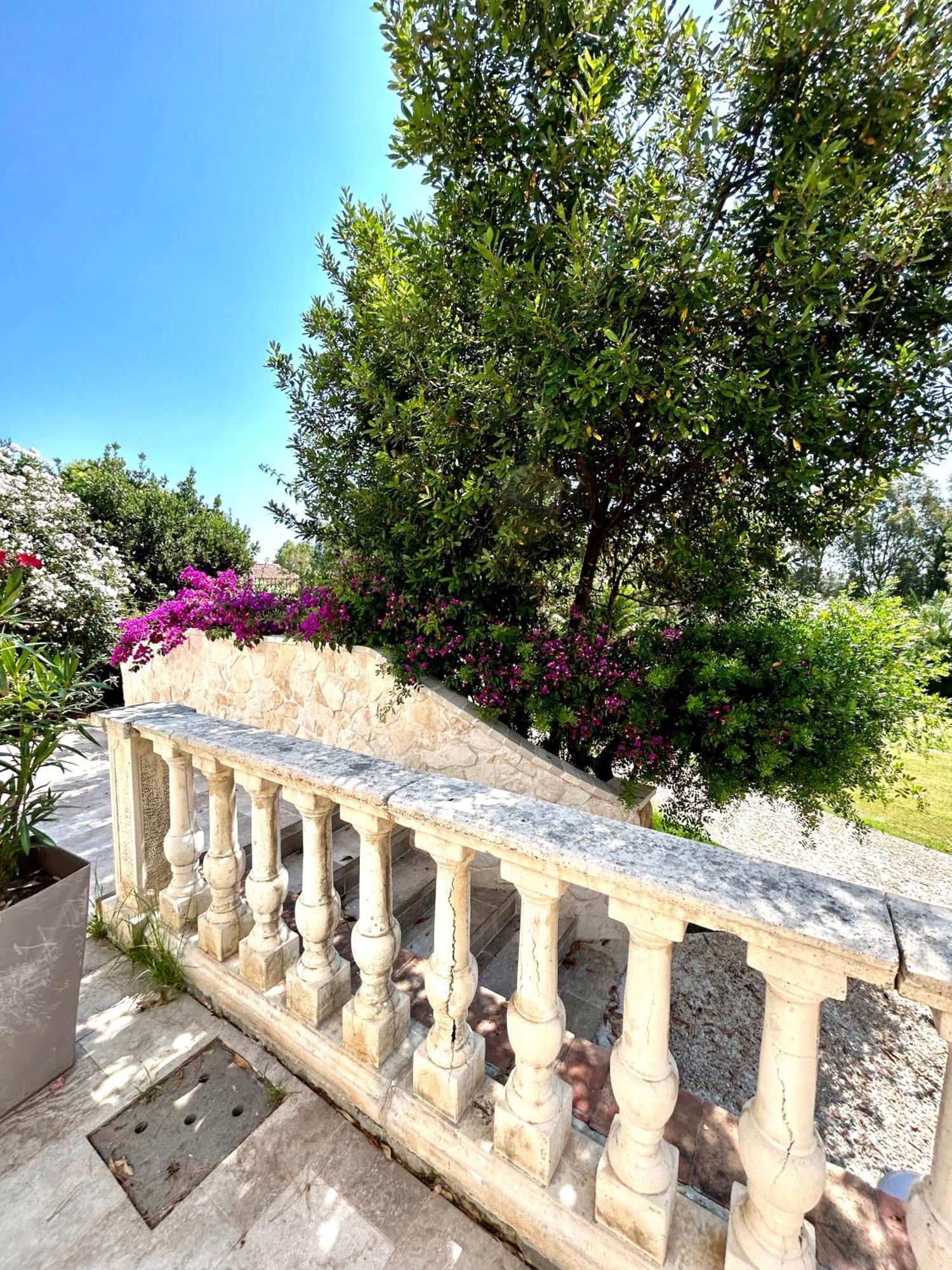 Villa Cavalieri Country Hotel Pula Esterno foto
